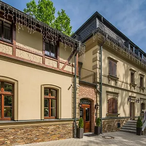 https://male-versailles.marianskelaznehotels.net